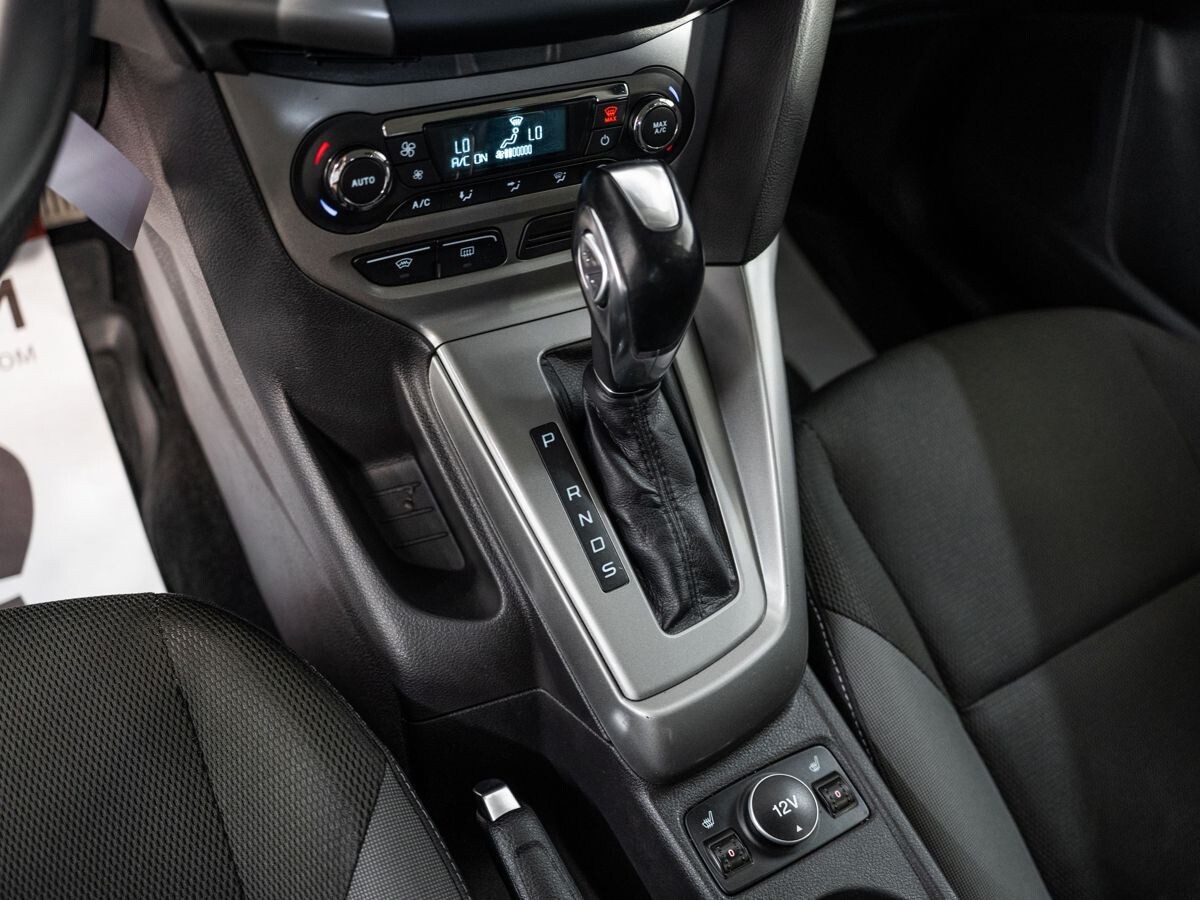 Ford Focus 2012 - фото автомобиля