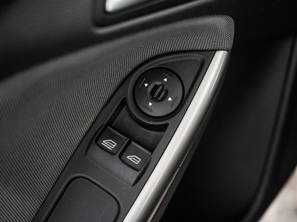 Ford Focus 2012 - фото автомобиля