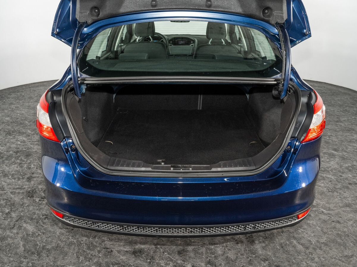Ford Focus 2012 - фото автомобиля