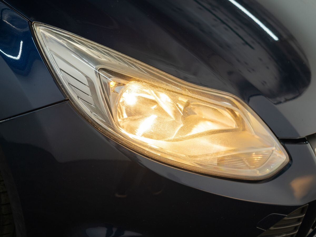 Ford Focus 2012 - фото автомобиля