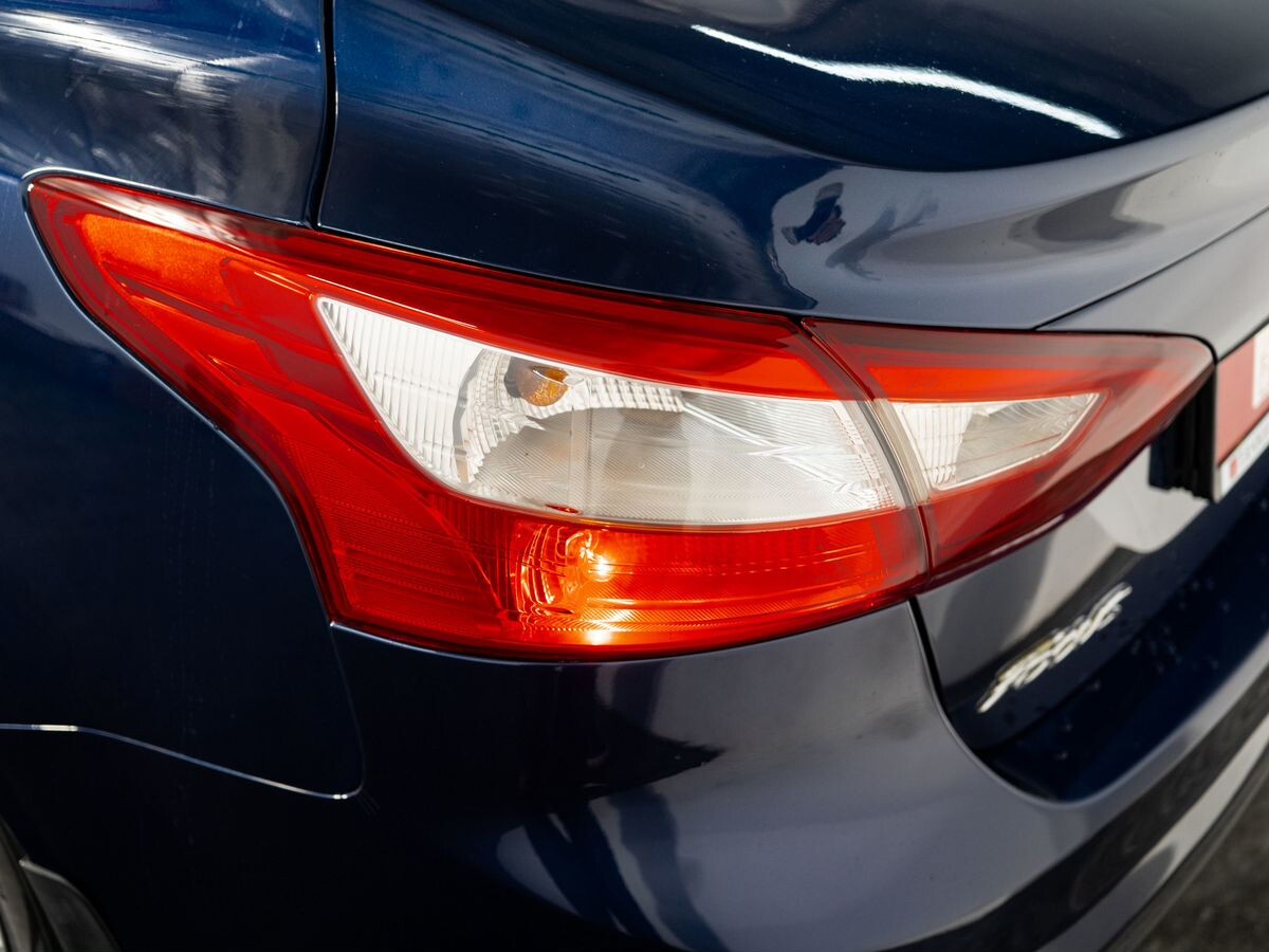 Ford Focus 2012 - фото автомобиля