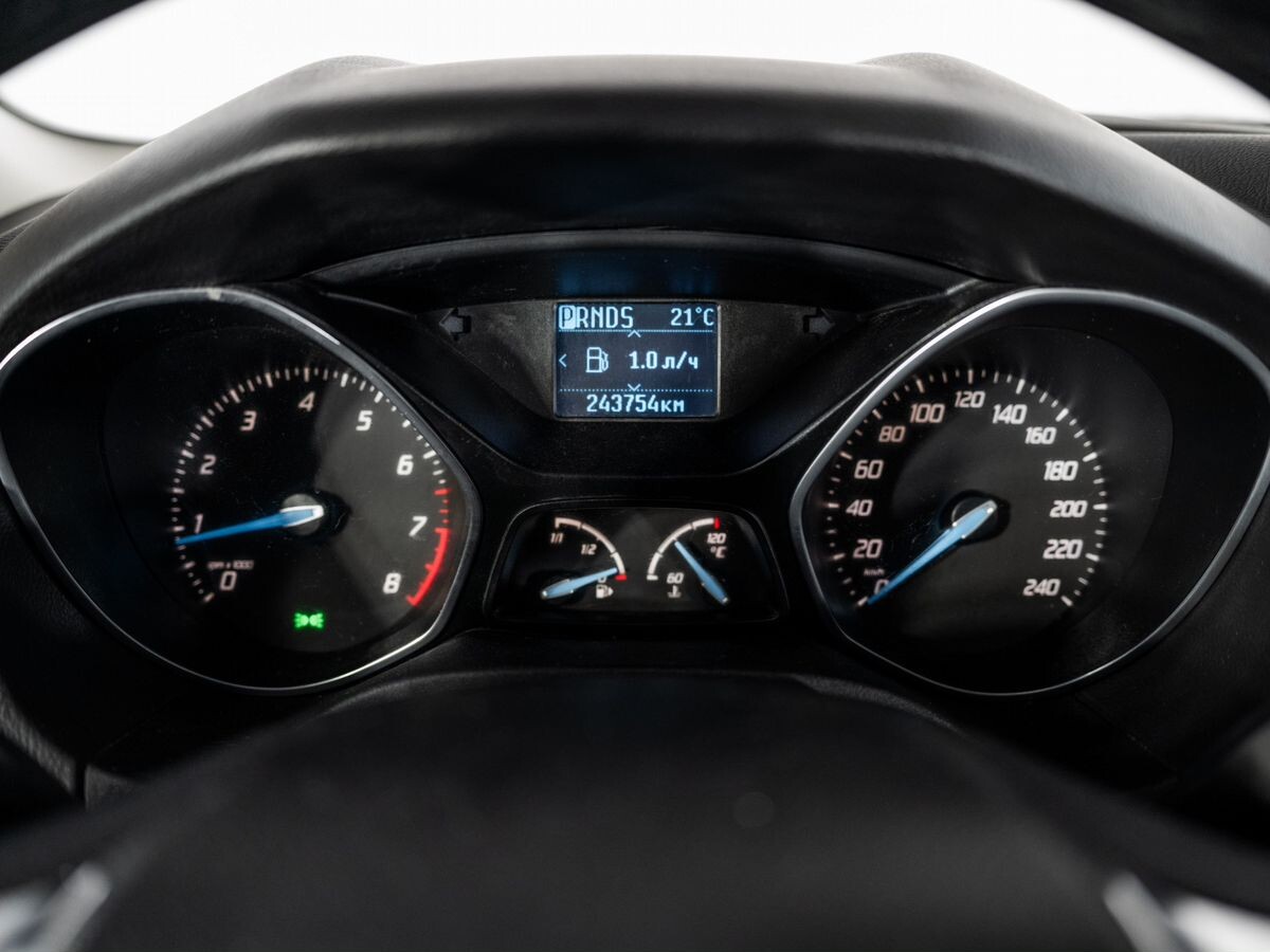 Ford Focus 2012 - фото автомобиля