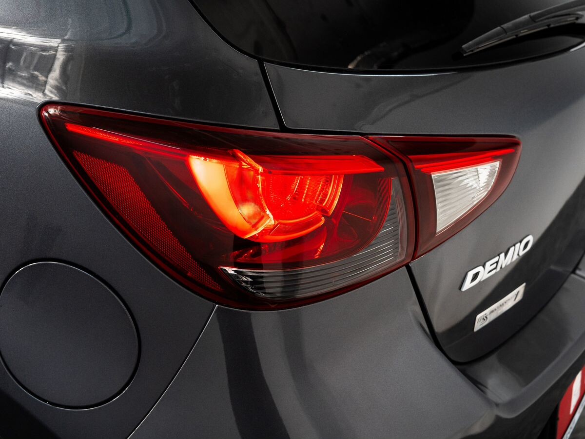 Mazda Demio 2016 - фото автомобиля