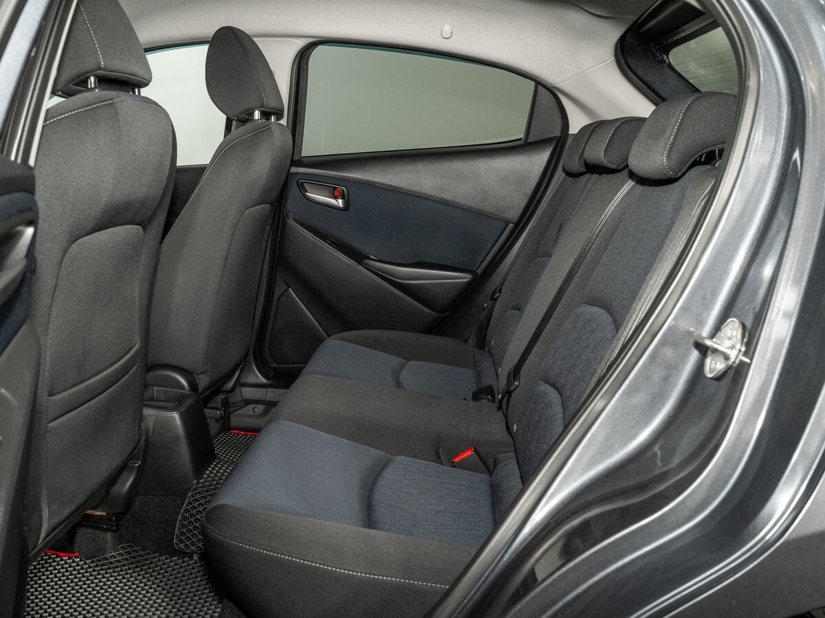 Mazda Demio 2016 - фото автомобиля