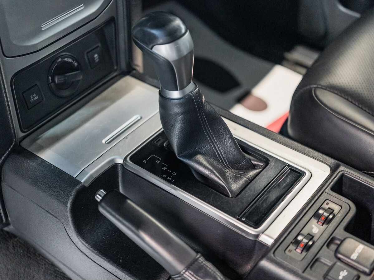Toyota Land Cruiser Prado 2022 - фото автомобиля