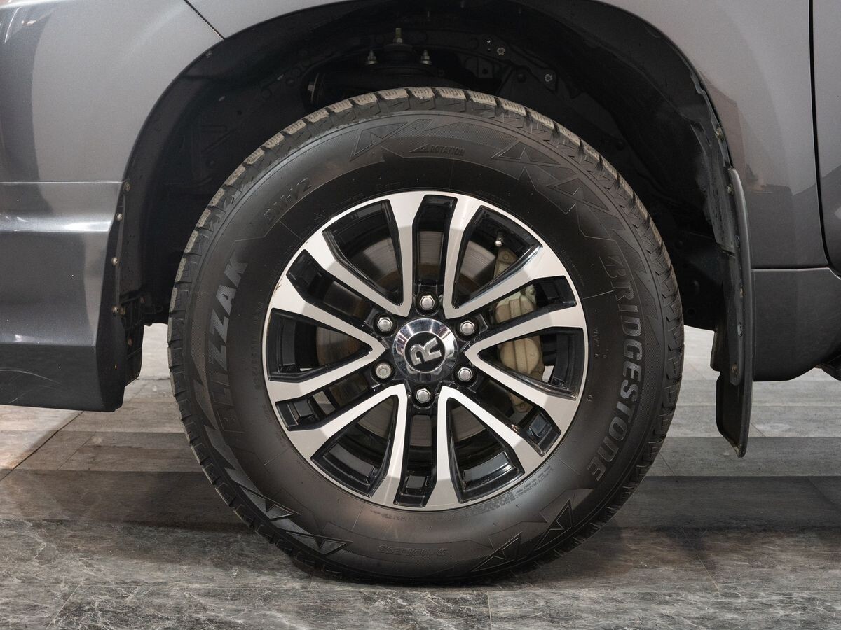 Toyota Land Cruiser Prado 2022 - фото автомобиля