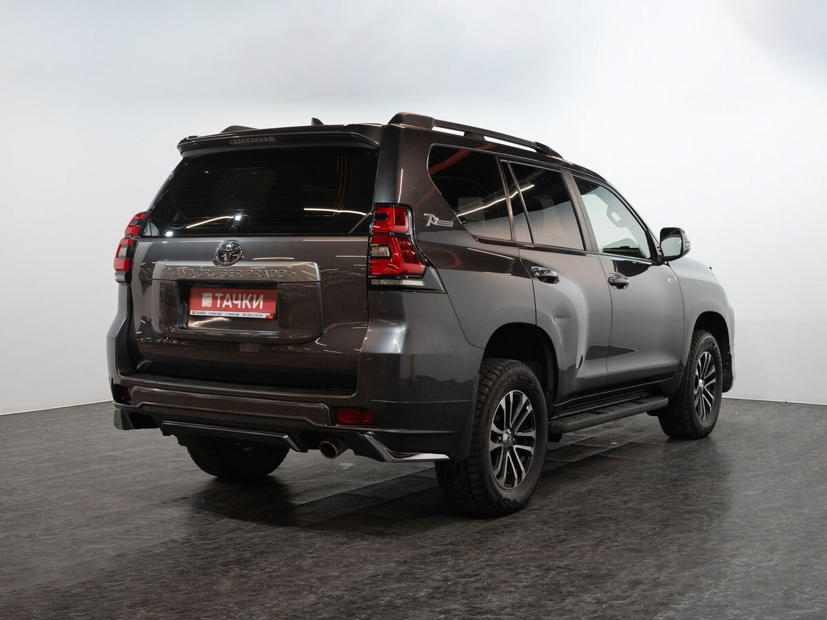 Toyota Land Cruiser Prado 2022 - фото автомобиля