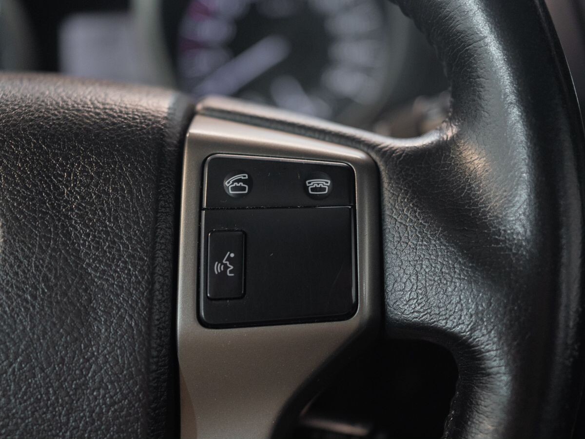 Toyota Land Cruiser Prado 2011 - фото автомобиля