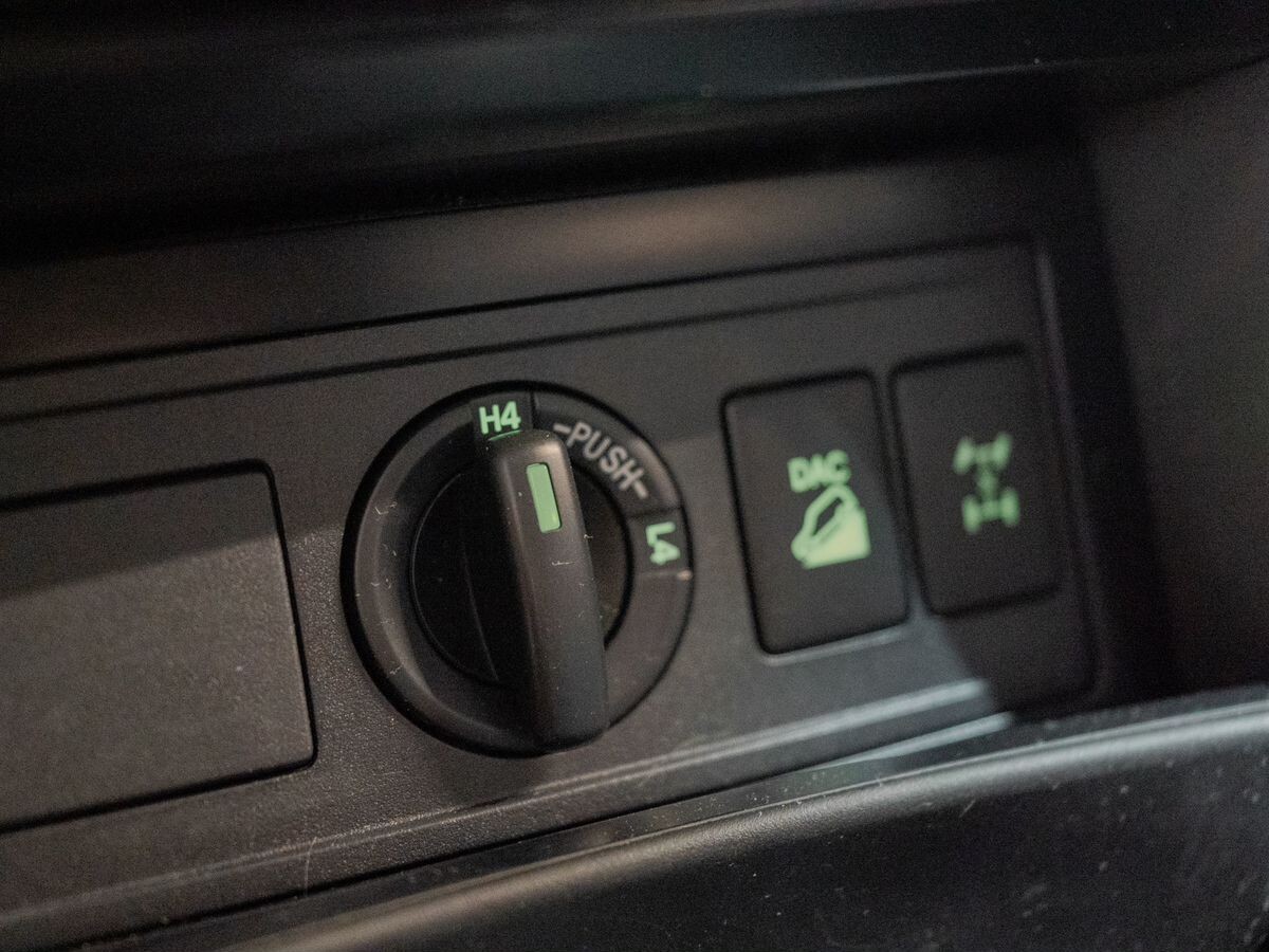 Toyota Land Cruiser Prado 2011 - фото автомобиля