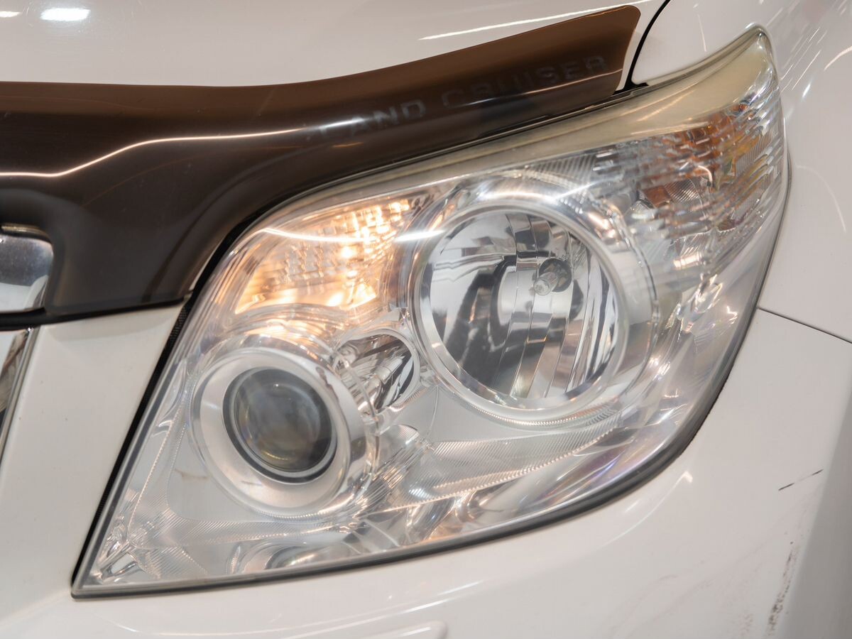 Toyota Land Cruiser Prado 2011 - фото автомобиля