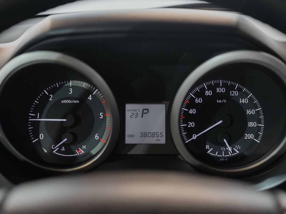 Toyota Land Cruiser Prado 2011 - фото автомобиля