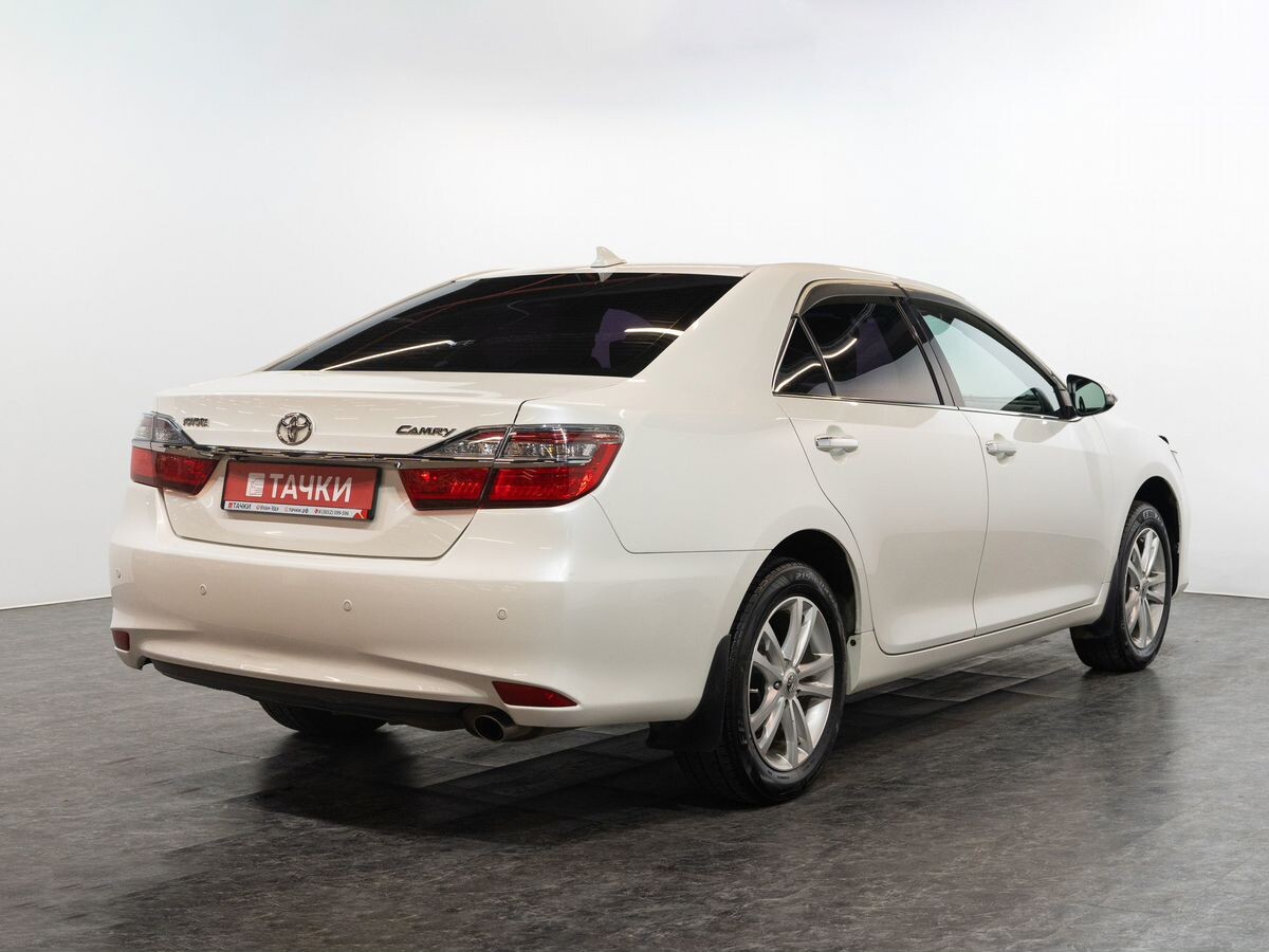 Toyota Camry 2015 - фото автомобиля