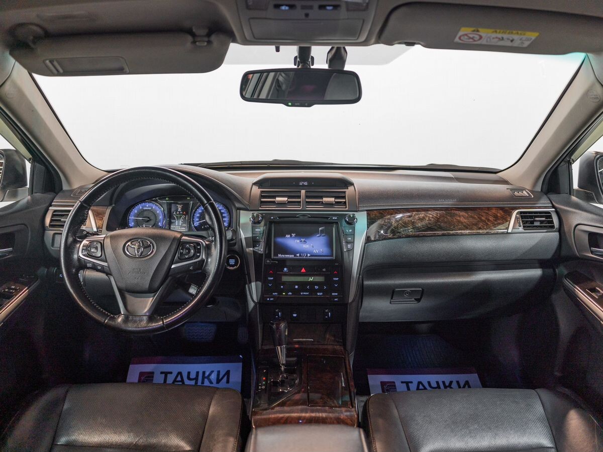 Toyota Camry 2015 - фото автомобиля