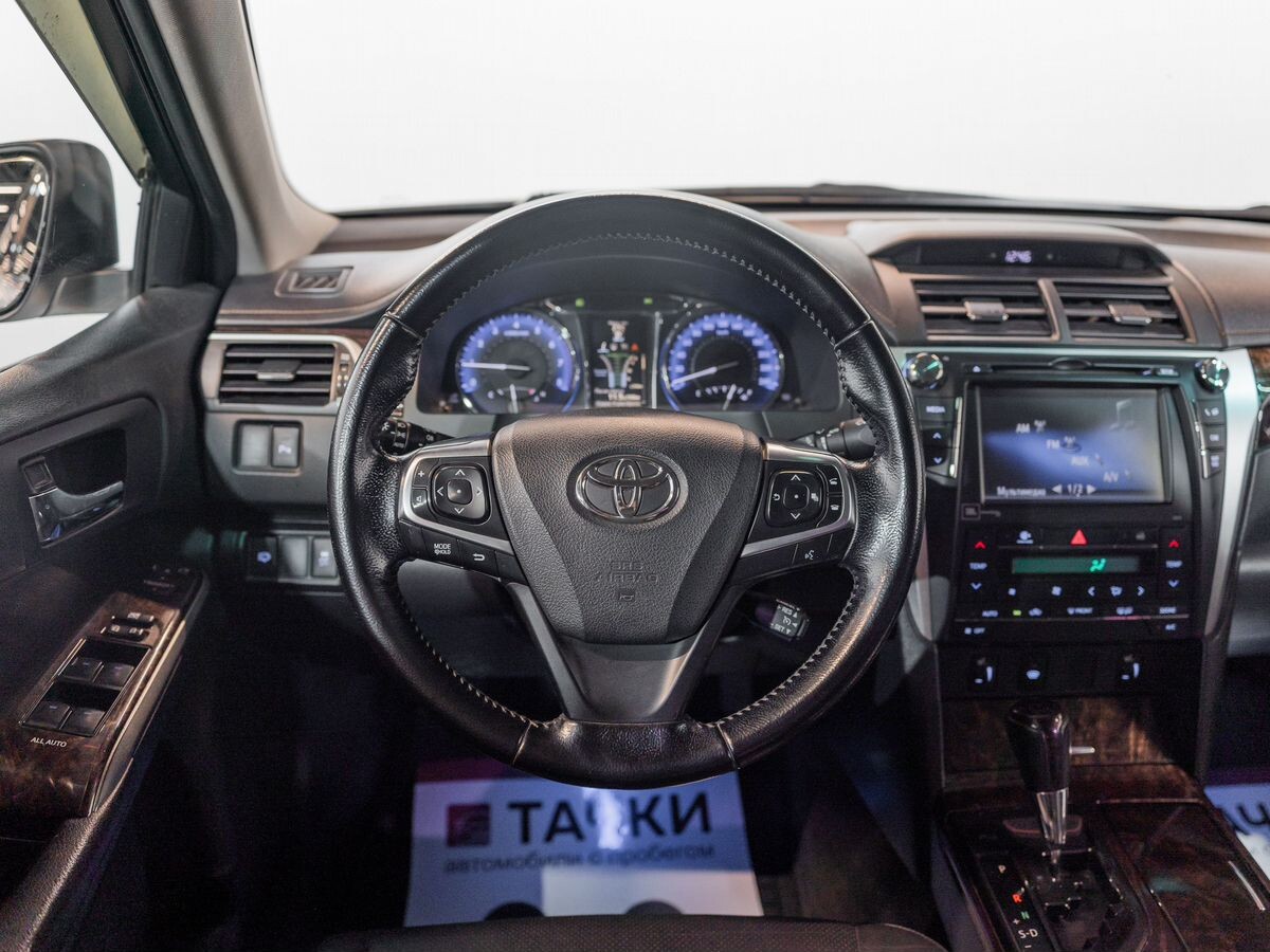 Toyota Camry 2015 - фото автомобиля