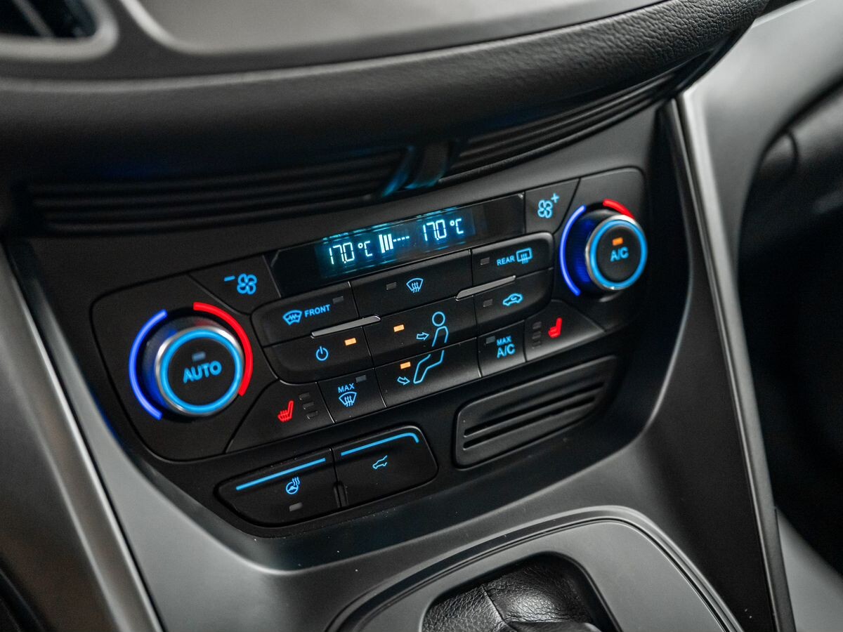 Ford Kuga 2019 - фото автомобиля
