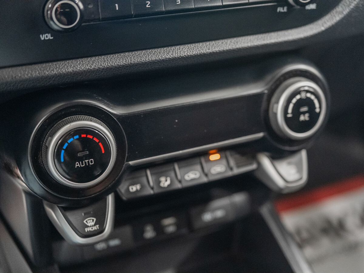 Kia Rio 2019 - фото автомобиля