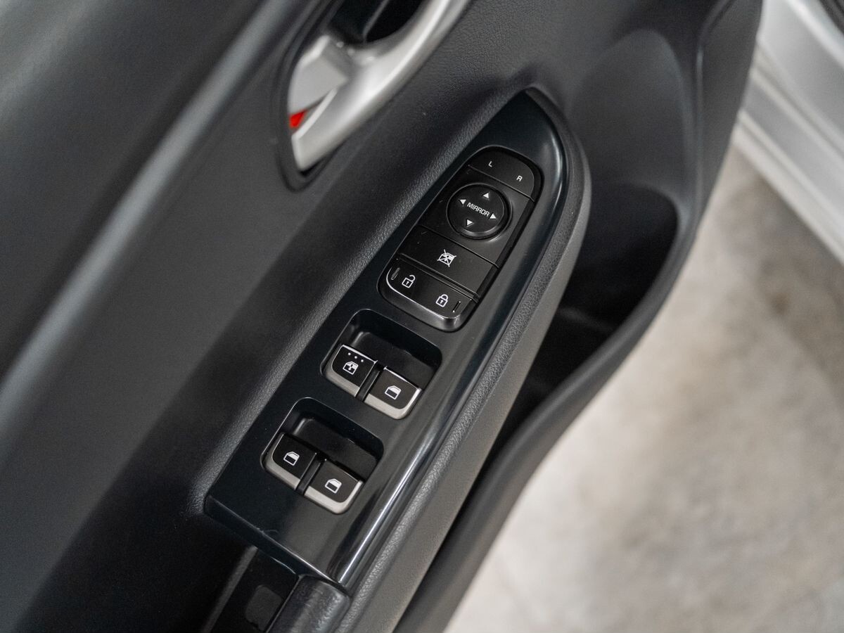 Kia Rio 2019 - фото автомобиля