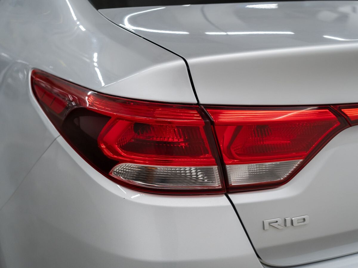Kia Rio 2019 - фото автомобиля