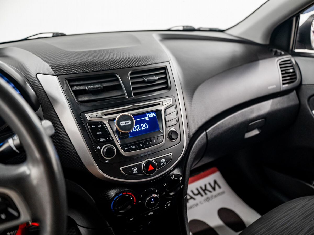 Hyundai Solaris 2016 - фото автомобиля