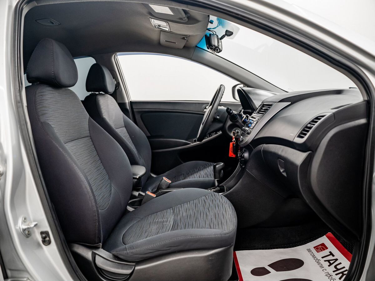 Hyundai Solaris 2016 - фото автомобиля