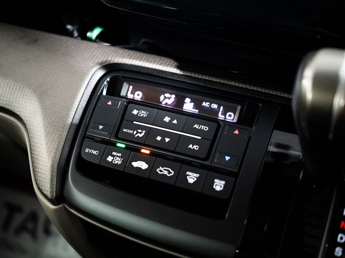 Honda Stepwgn 2017 - фото автомобиля