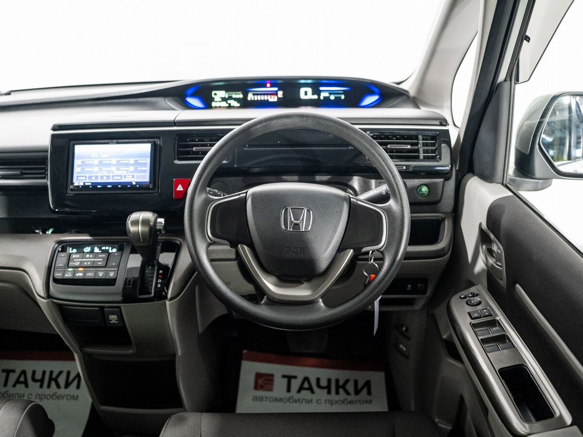 Honda Stepwgn 2017 - фото автомобиля