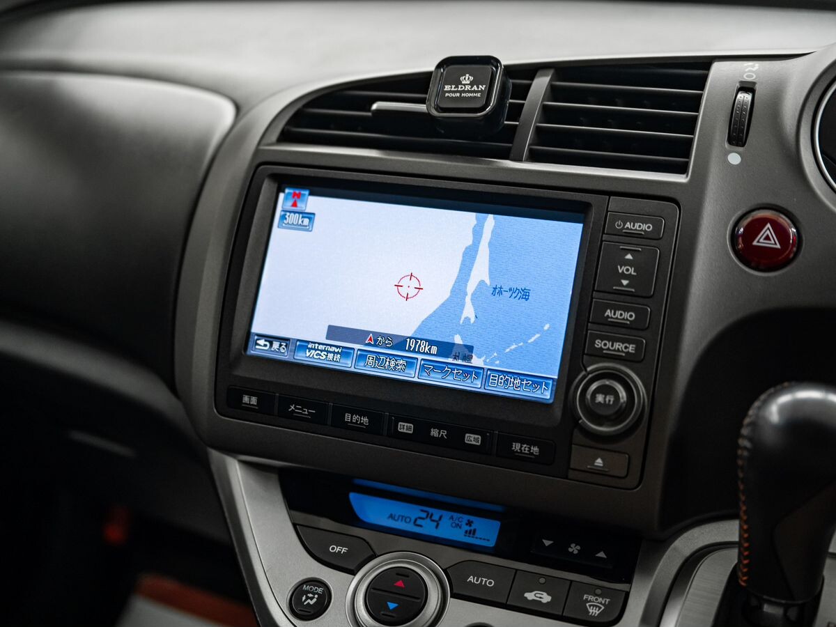 Honda Stream 2012 - фото автомобиля