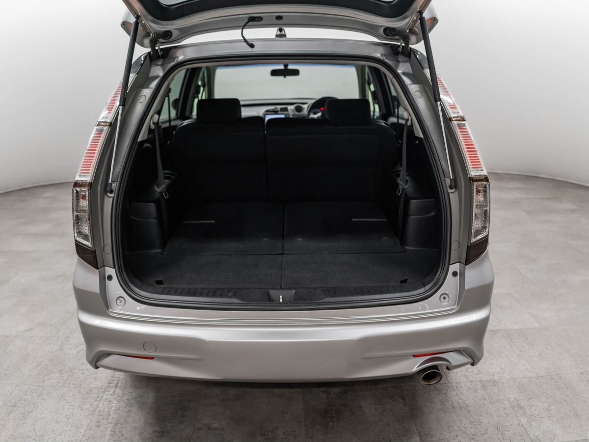 Honda Stream 2012 - фото автомобиля