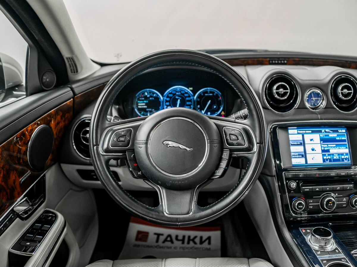 Jaguar XJ 2013 - фото автомобиля