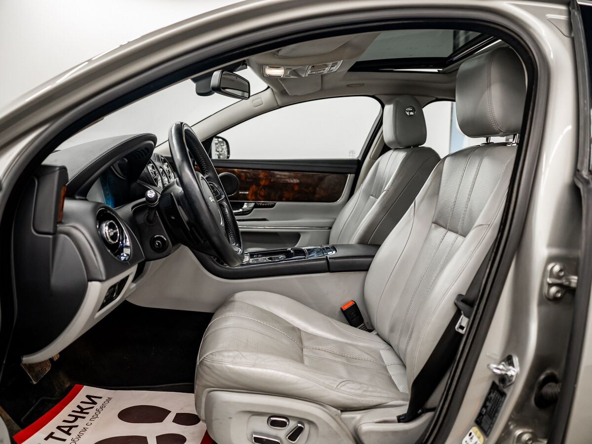 Jaguar XJ 2013 - фото автомобиля