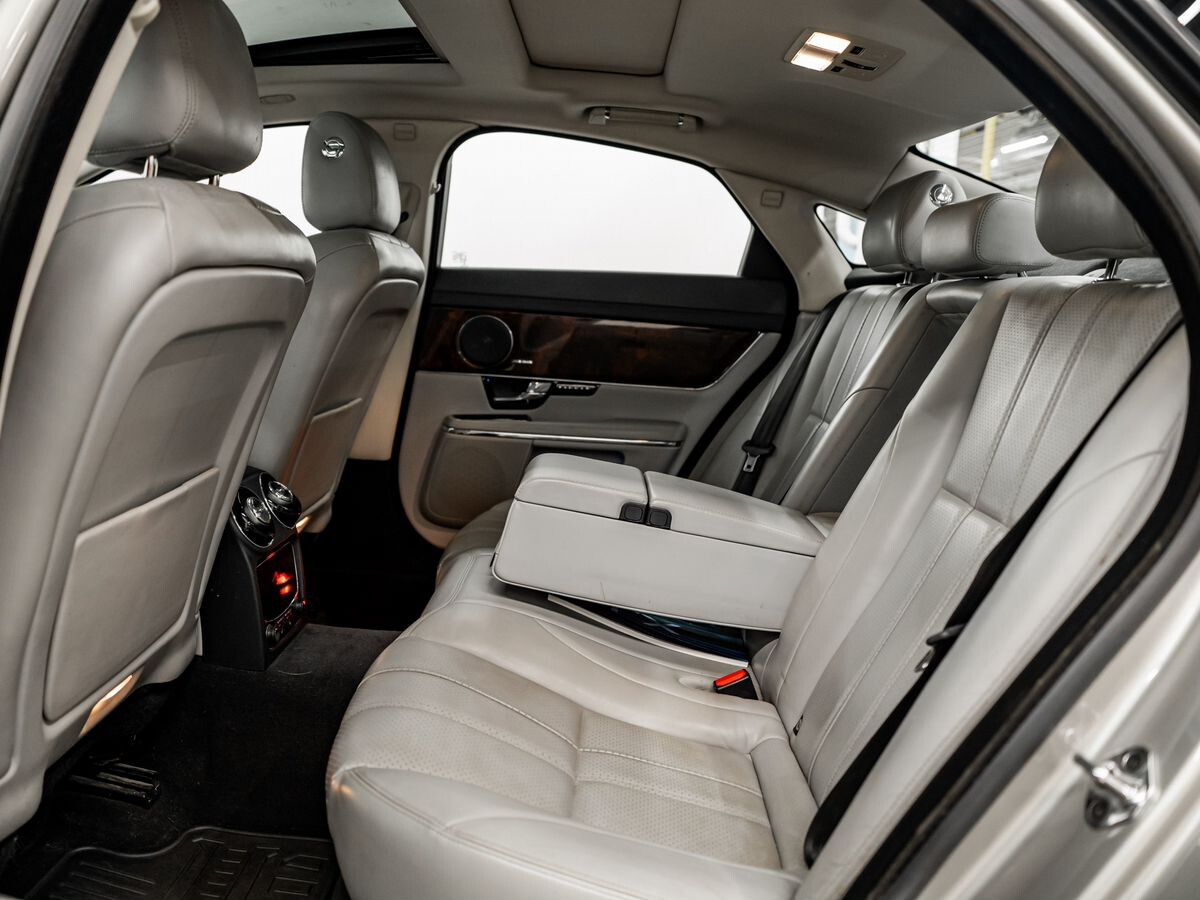 Jaguar XJ 2013 - фото автомобиля