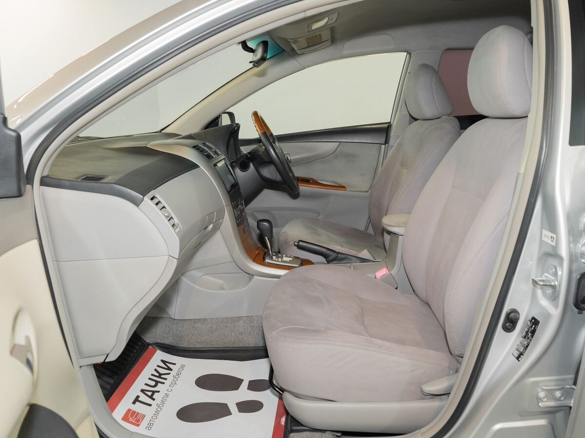 Toyota Corolla Axio 2010 - фото автомобиля