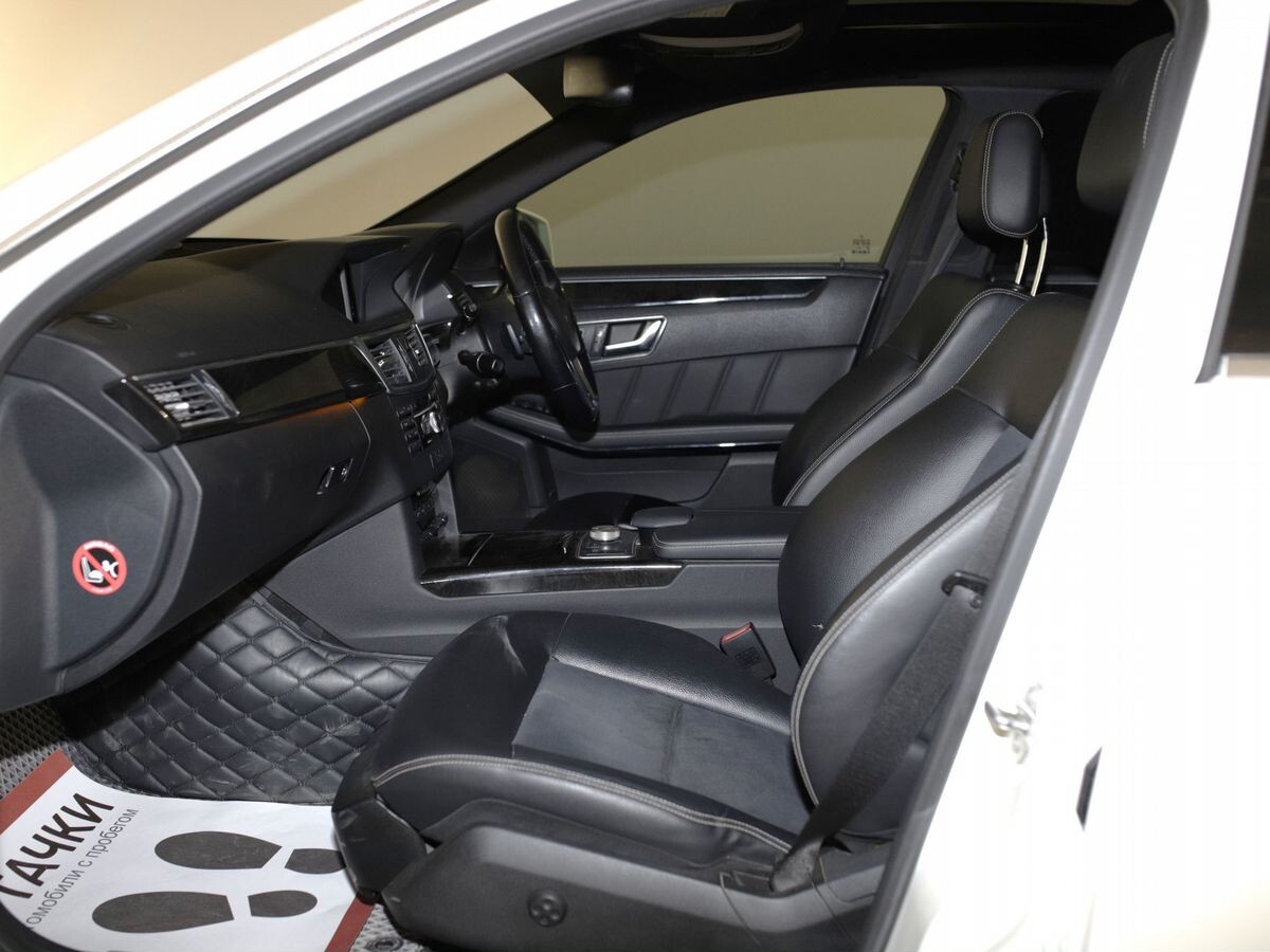 Mercedes-Benz E-Class 2011 - фото автомобиля