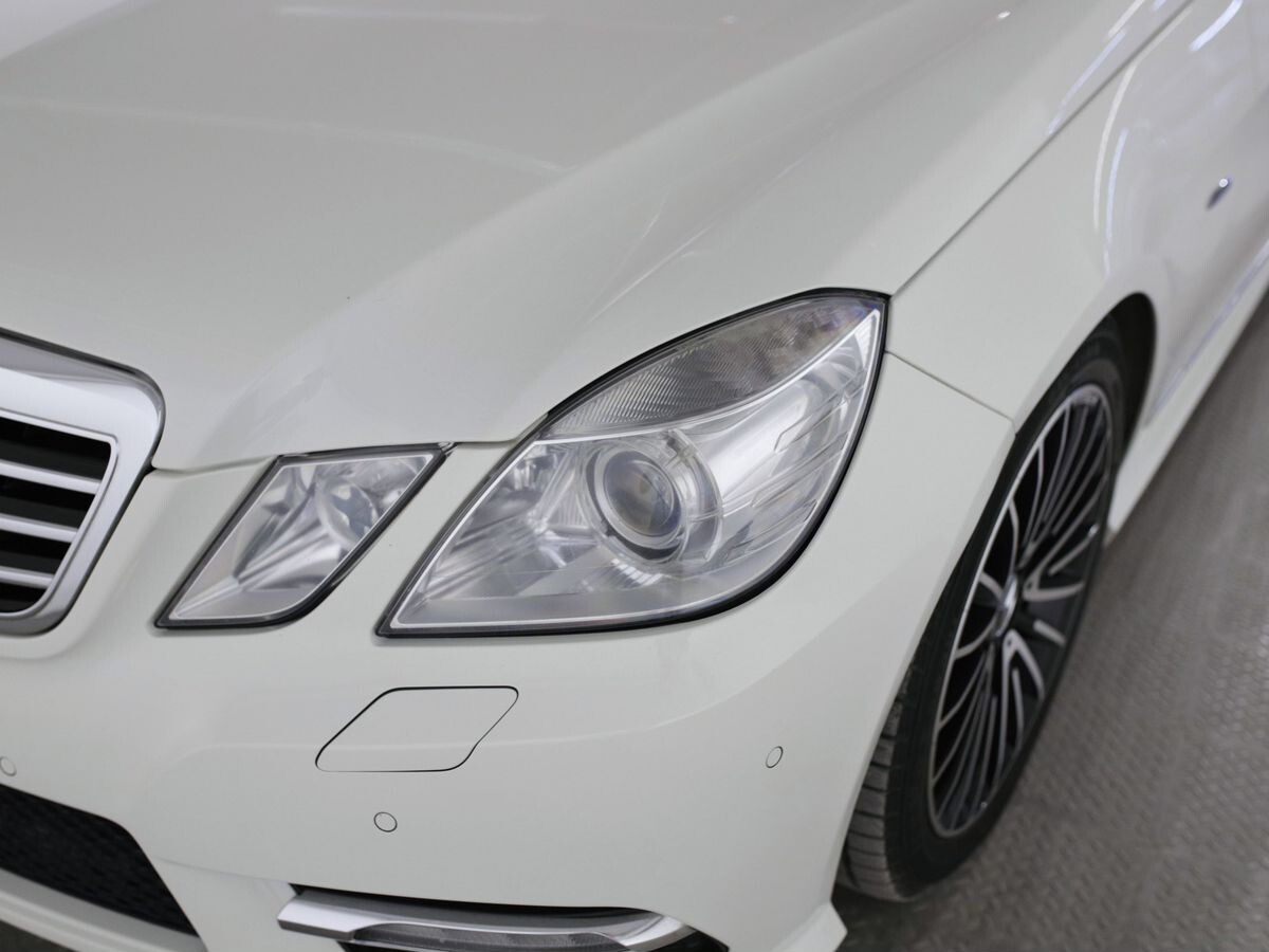 Mercedes-Benz E-Class 2011 - фото автомобиля