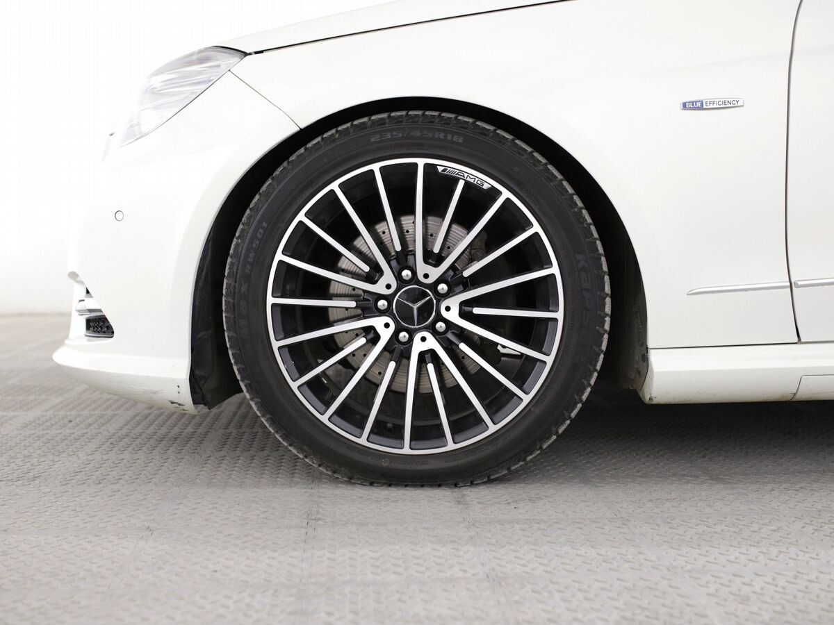 Mercedes-Benz E-Class 2011 - фото автомобиля