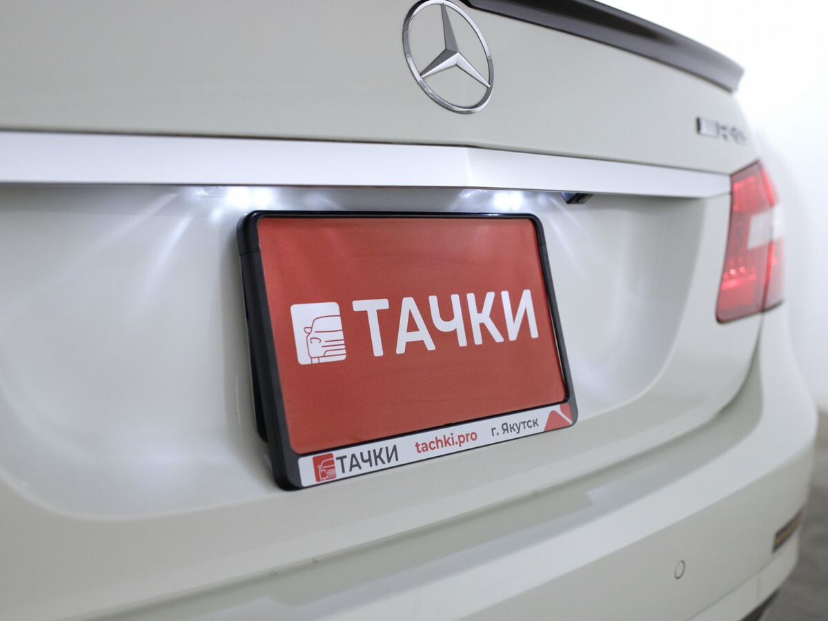 Mercedes-Benz E-Class 2011 - фото автомобиля