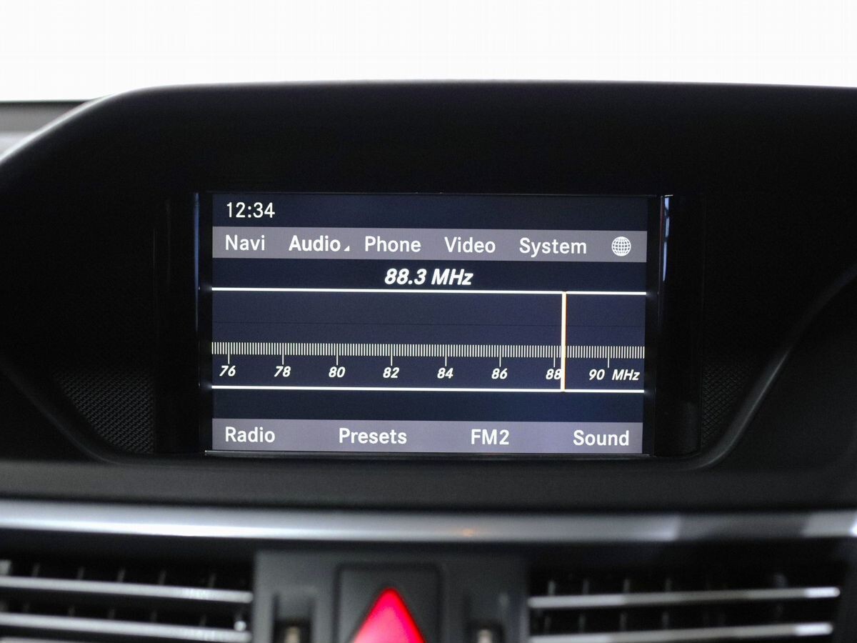 Mercedes-Benz E-Class 2011 - фото автомобиля