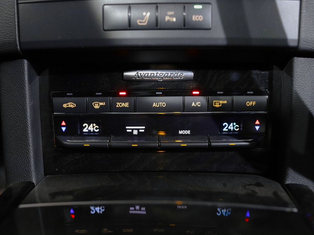 Mercedes-Benz E-Class 2011 - фото автомобиля