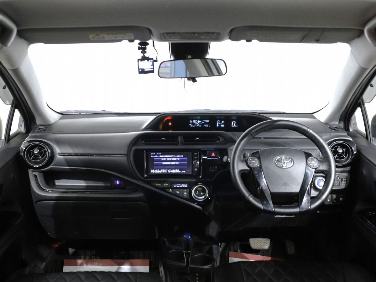 Toyota Aqua 2016 - фото автомобиля