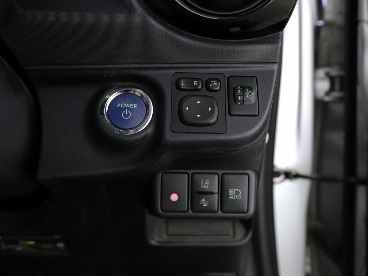 Toyota Aqua 2016 - фото автомобиля
