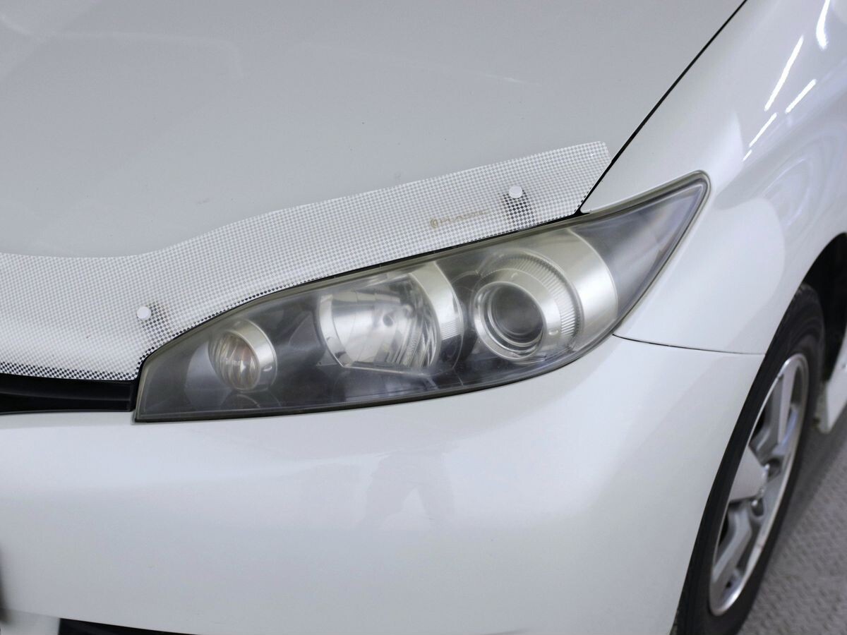 Toyota Wish 2011 - фото автомобиля