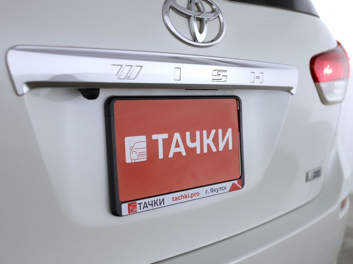 Toyota Wish 2011 - фото автомобиля