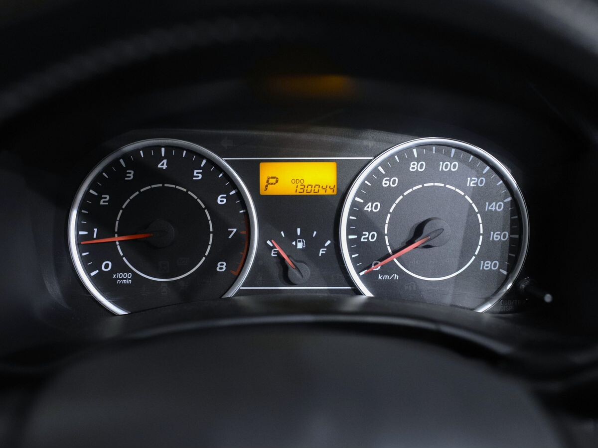Toyota Wish 2011 - фото автомобиля
