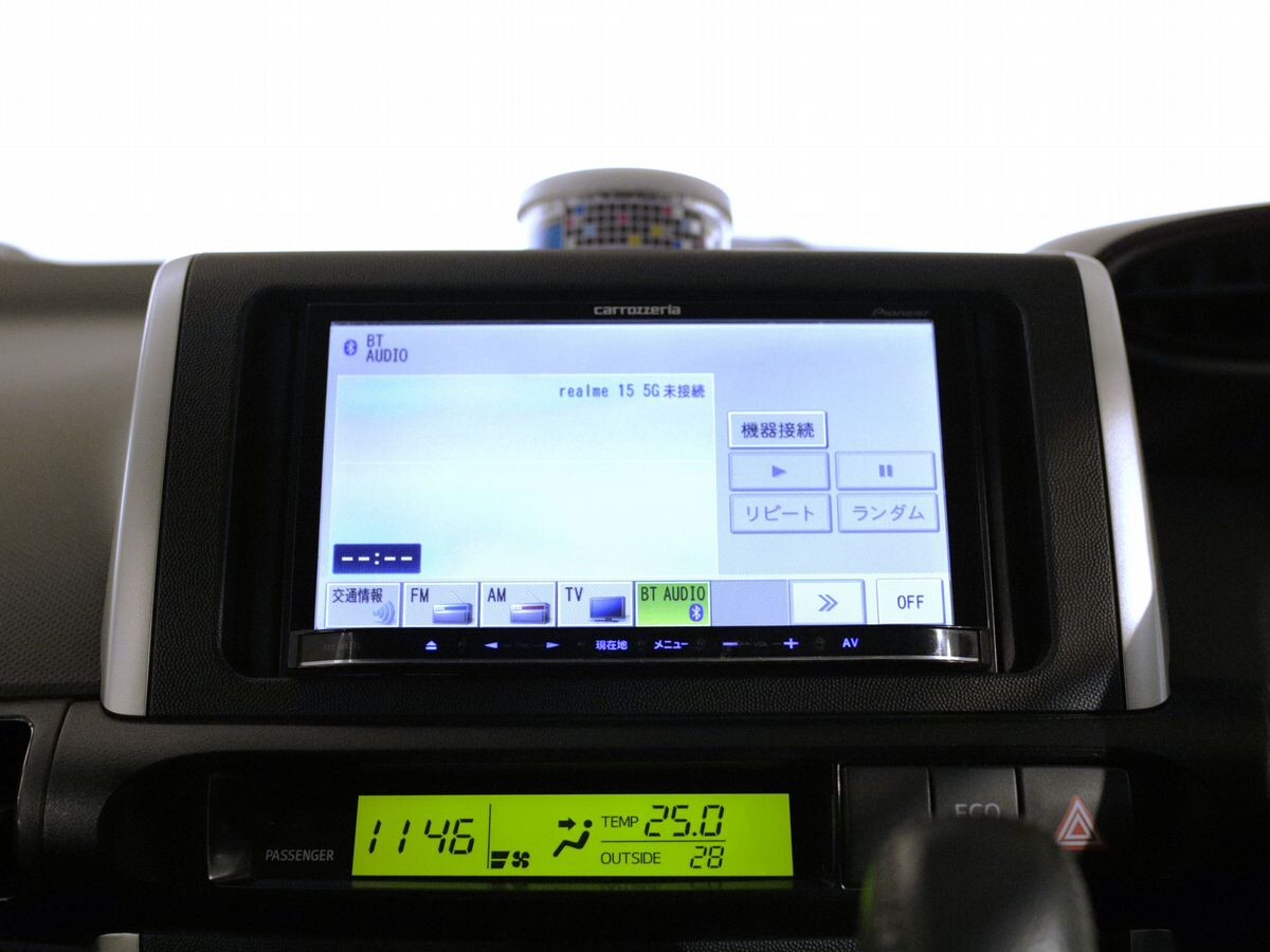 Toyota Wish 2011 - фото автомобиля