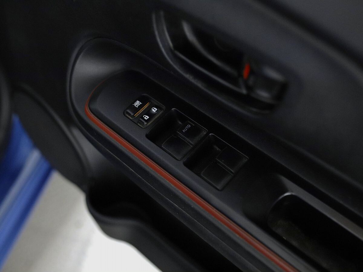 Toyota Aqua 2015 - фото автомобиля