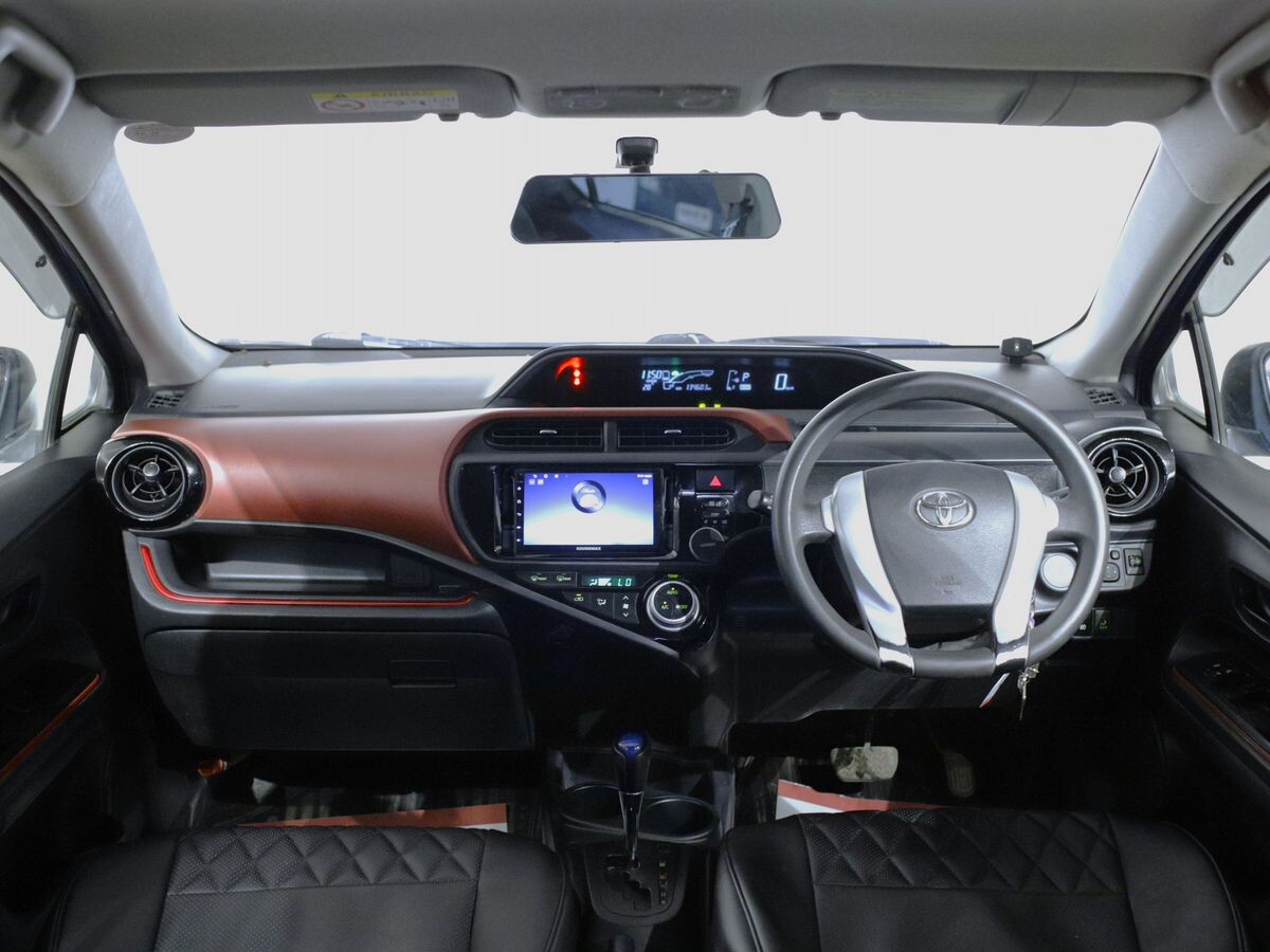 Toyota Aqua 2015 - фото автомобиля