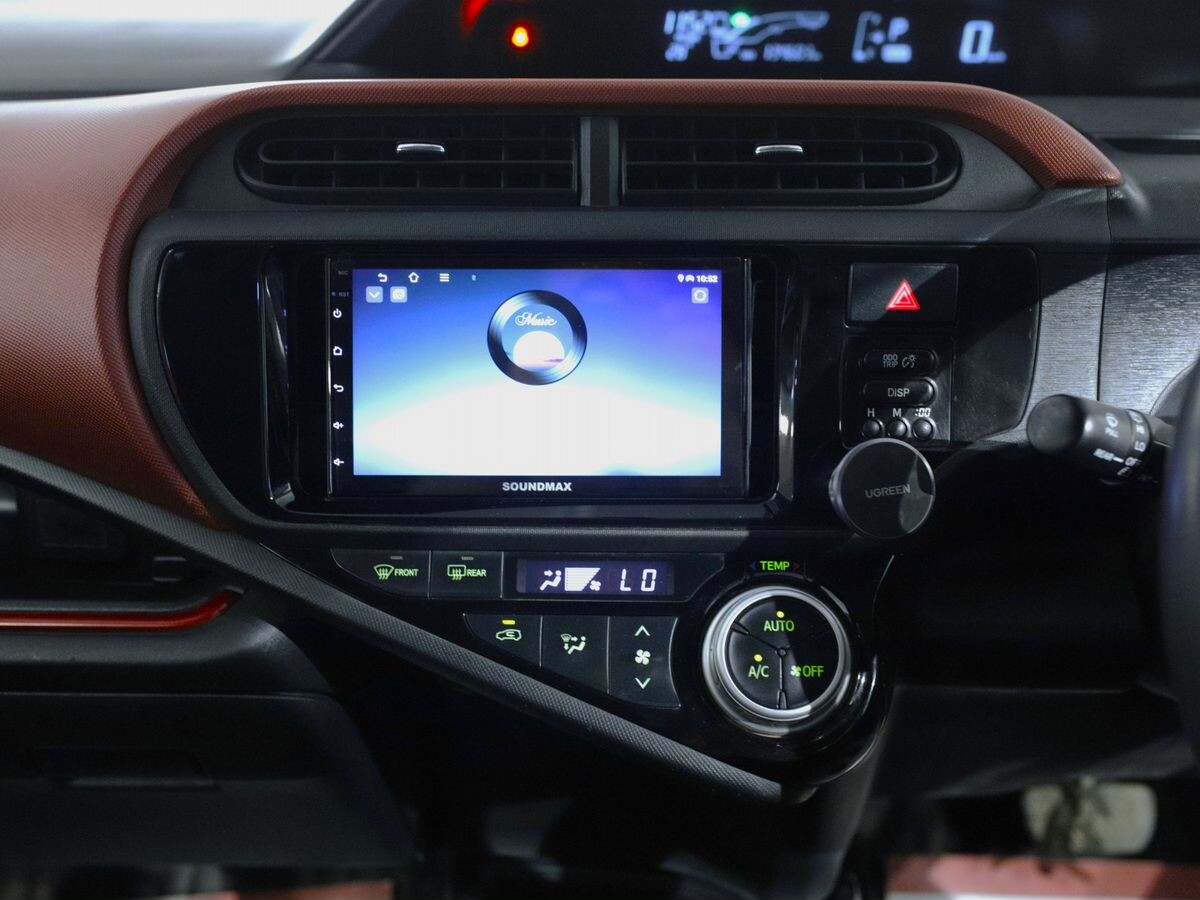 Toyota Aqua 2015 - фото автомобиля