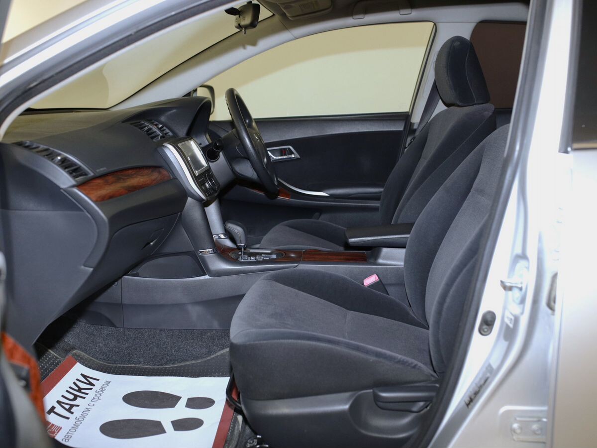 Toyota Premio 2010 - фото автомобиля