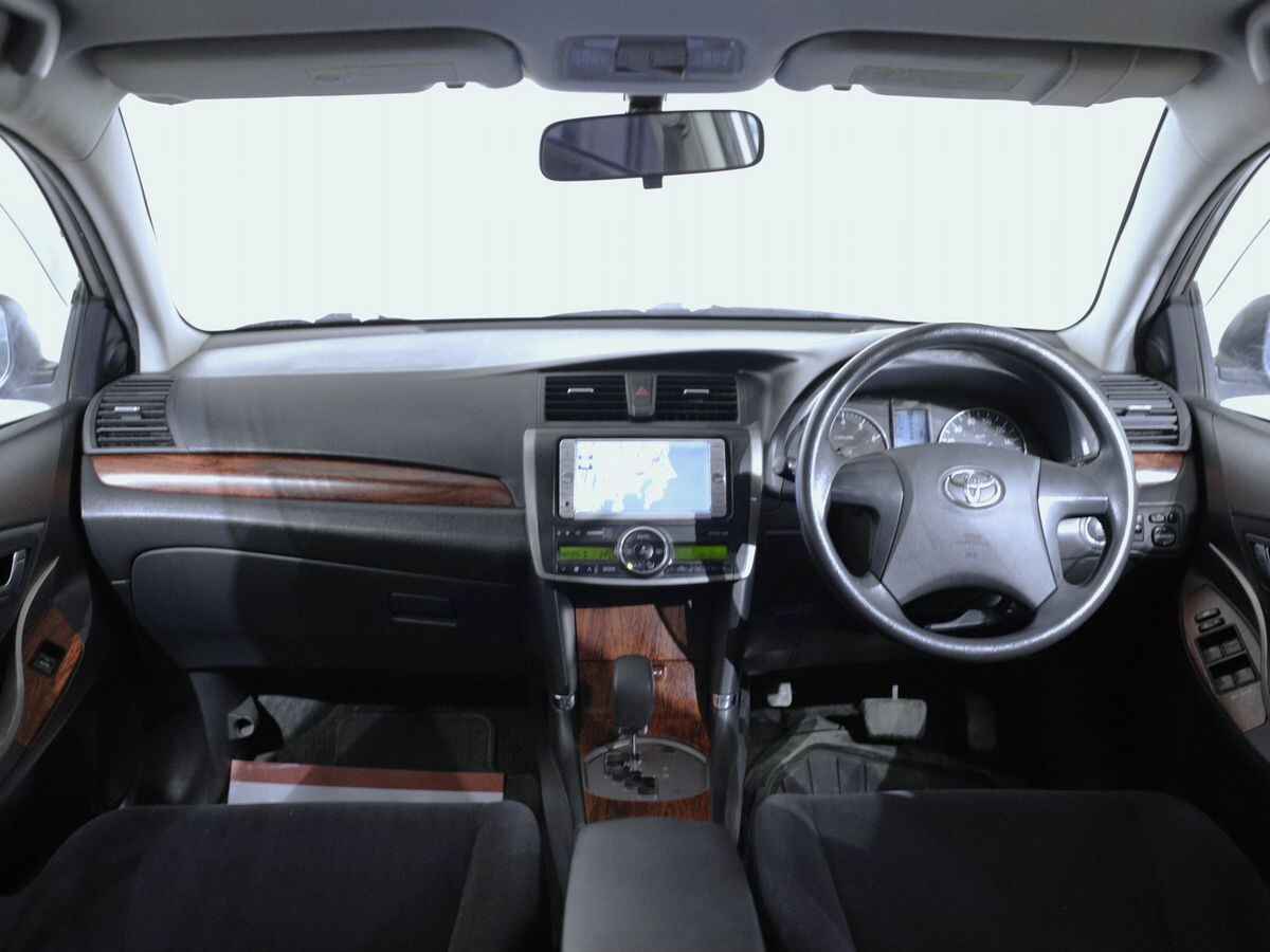 Toyota Premio 2010 - фото автомобиля