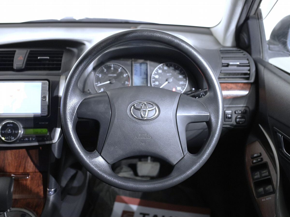 Toyota Premio 2010 - фото автомобиля